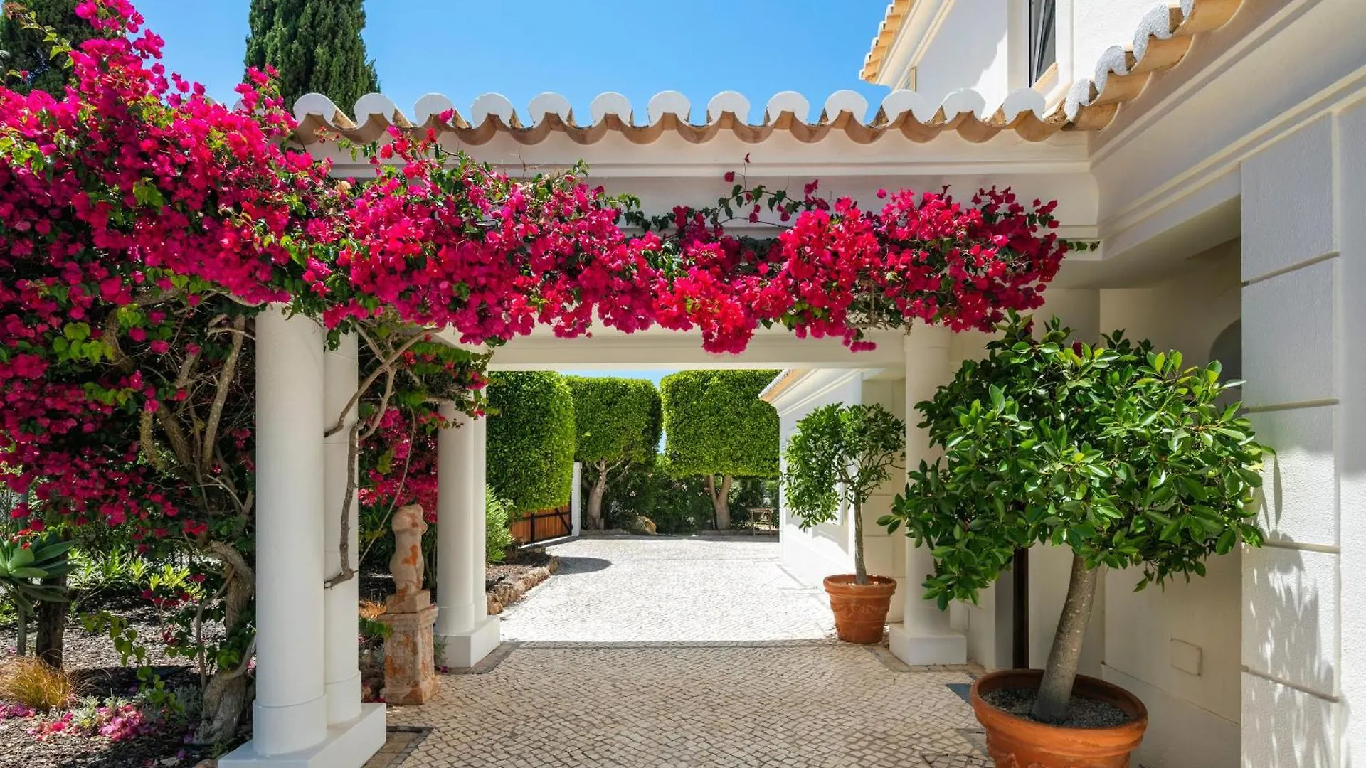 Villa Atlantico In Carvoeiro Carvoeiro  Holiday home